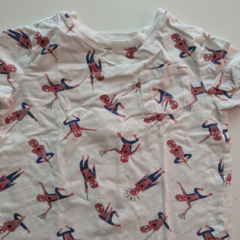 Marvel Spider-Man White and Red Graphic Tee